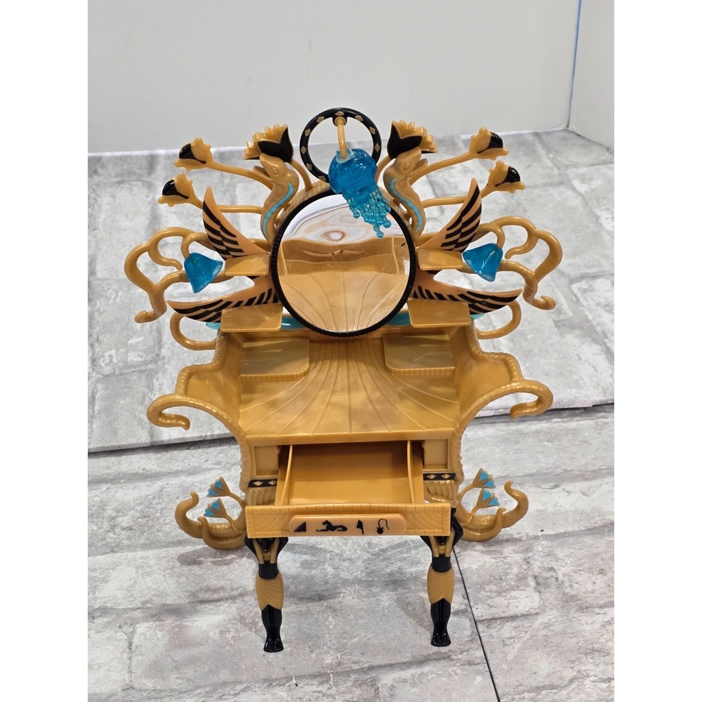 Mattel Monster High Cleo de Nile Gold Anubis Vanity Table w Mirror EUC